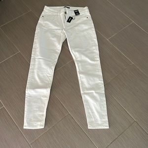 BNWT express white jean legging. Mid rise with stretch.